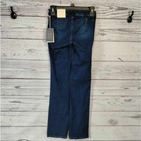New Without tags "Universal Thread" woman's jeans - Picture 3 of 14